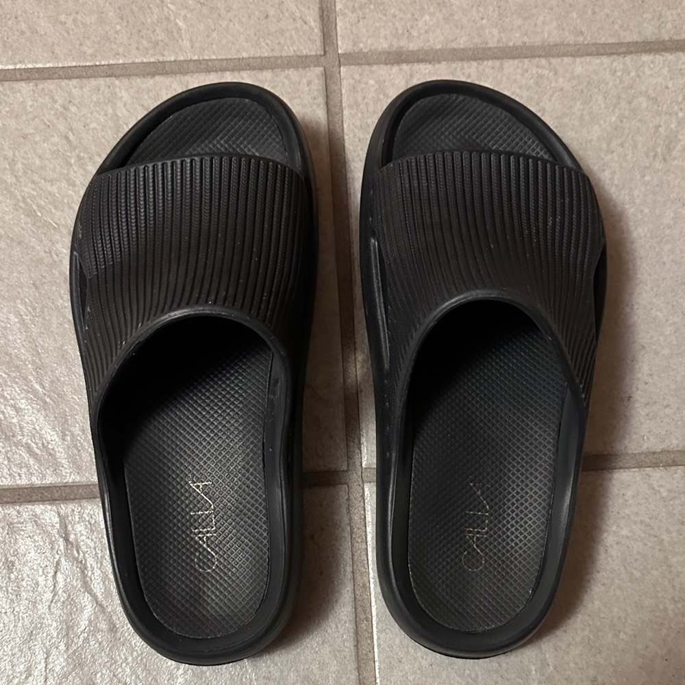 CALIA by Carrie Underwood Black Sandals